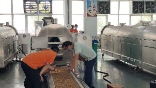 For roasting barley customer visit our factory, WELCOME