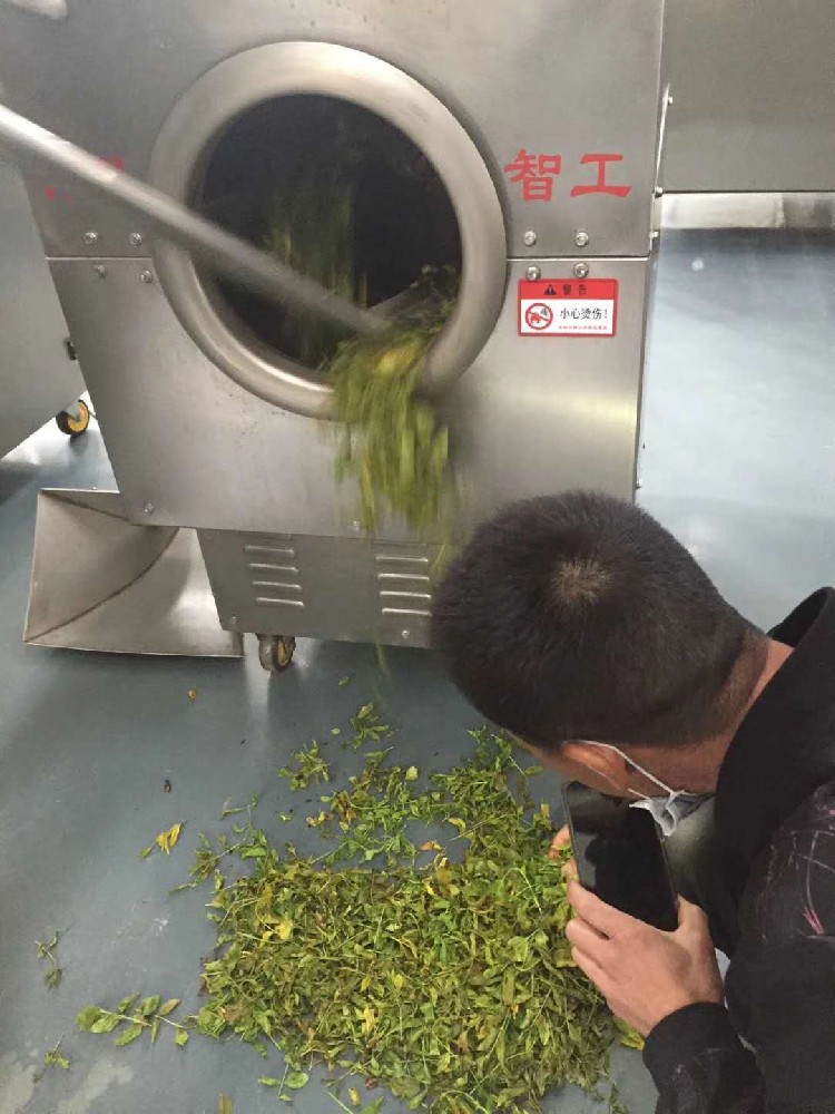 Customer from Fujian Province visited Chikemachinery for tea leaf roasting