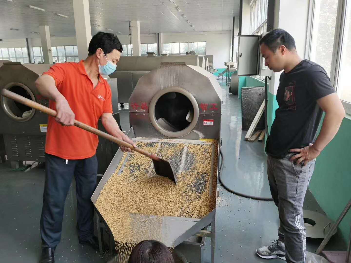 Testing machine to roast Soybean. Effect is very nice!!!