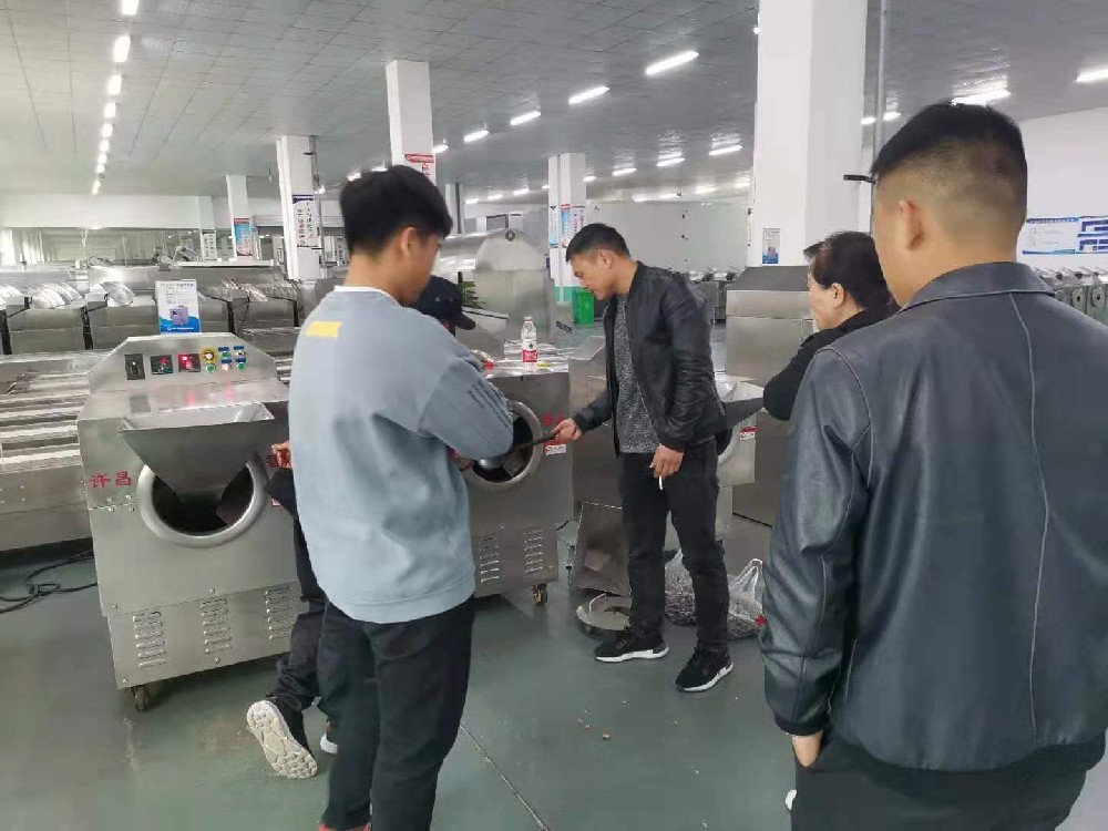 Shanxi customer come to factory test DCCZ5-4 roasting machine