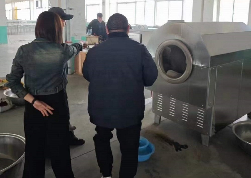 Henan local customers small mill sesame oil family to the factory test machine 100 jin sesame wok