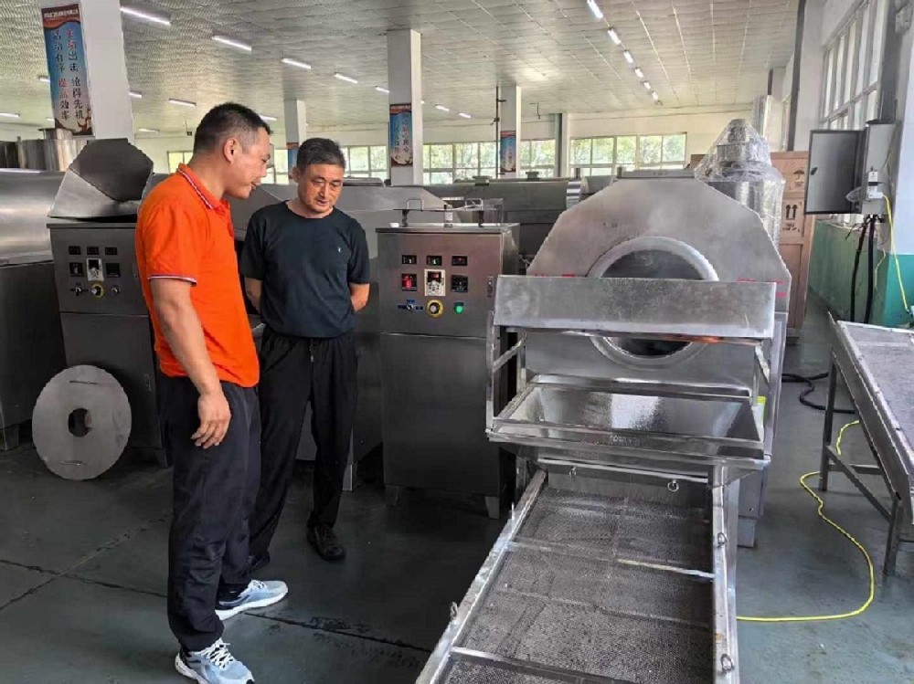 Old customers come to factory to test machine order