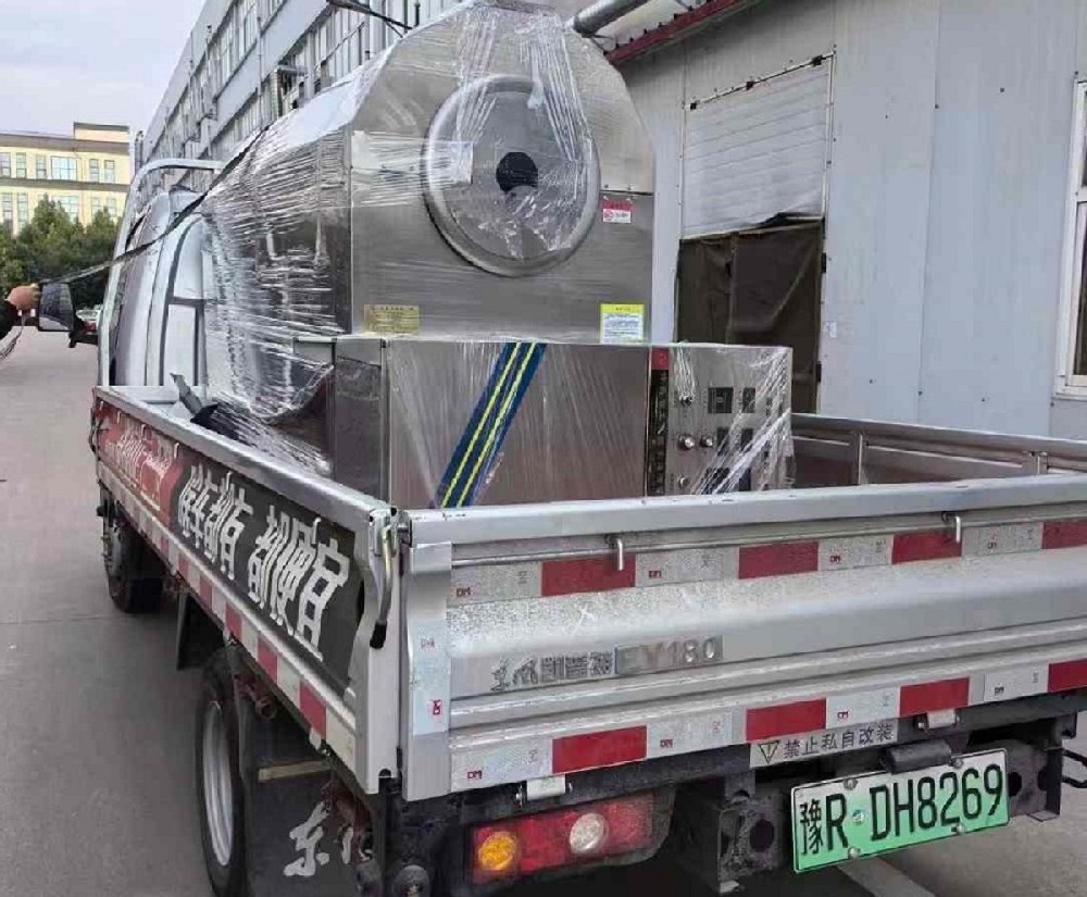 Customers order the fried goods machine special car delivery