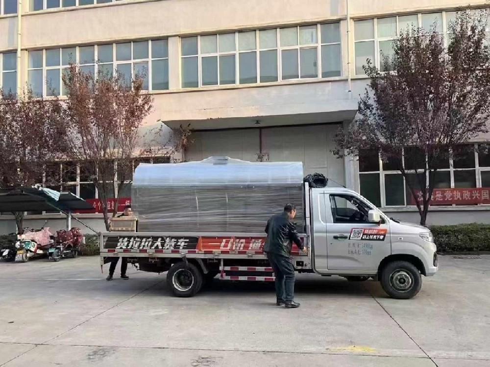 Customers order roasting peanuts machine loading and delivery