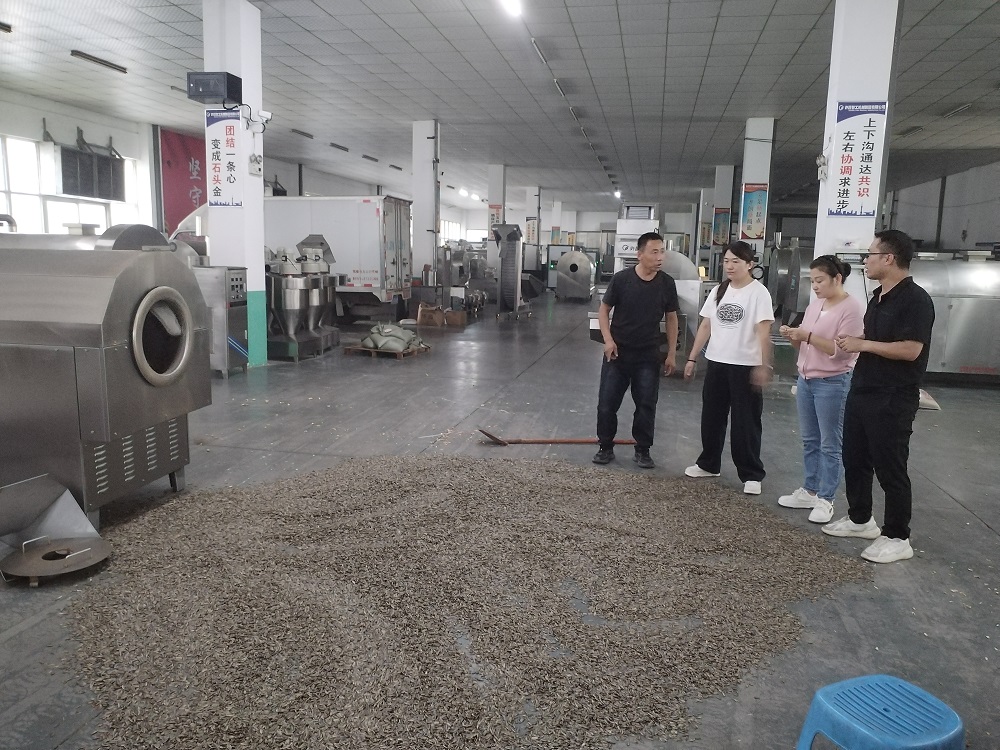 Customer visit and machine selection in Yan'an