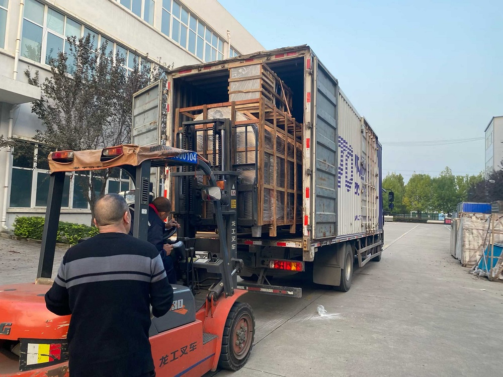 Delivery of the complete roasting machine set